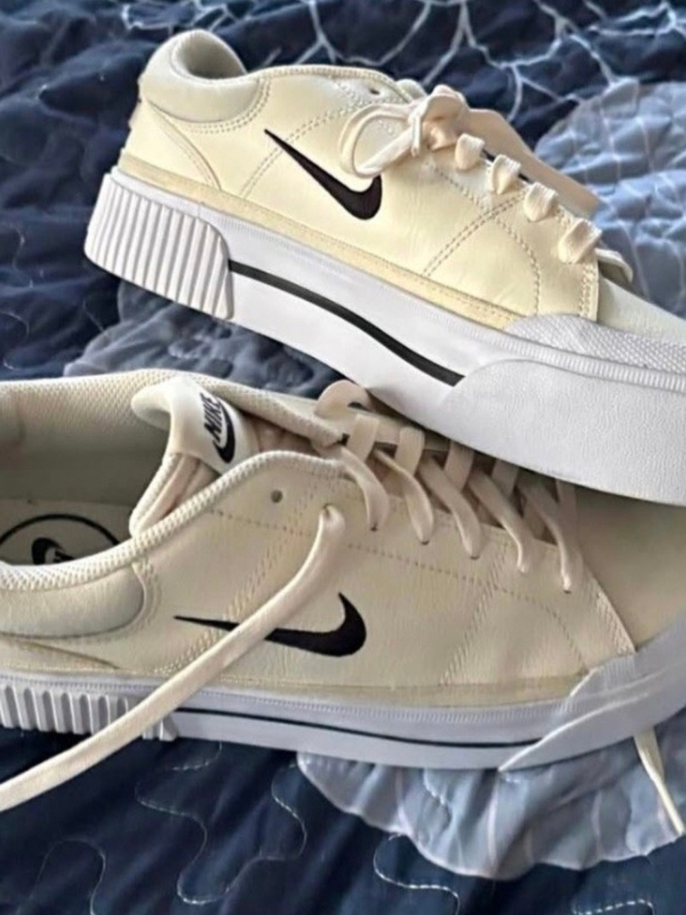 BRAND NEW NEVER WORN Nike Cream Canvas Low-Profile Sneakers Shoes Sz Size 9